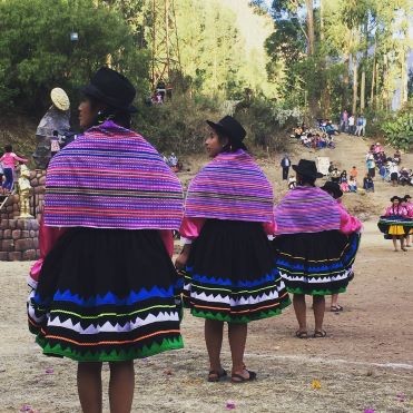 Peruvian girls dancing