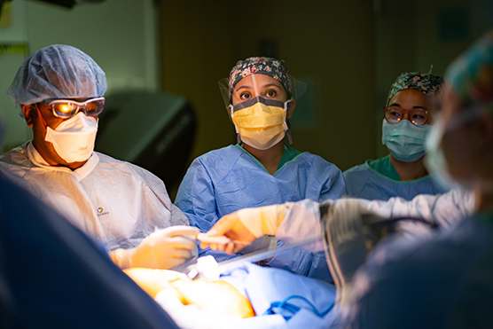 Cardiothoracic surgeons in the operating room