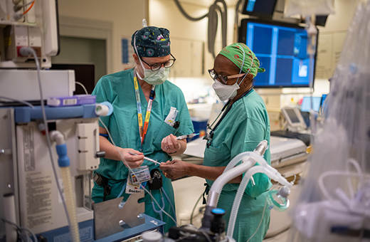 Two anesthesiologists in the OR