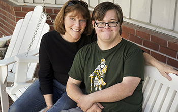 Redwood SEED Scholars Co-director Beth Foraker and her son Patrick <em>(Karin Higgins/UC Davis)</em>