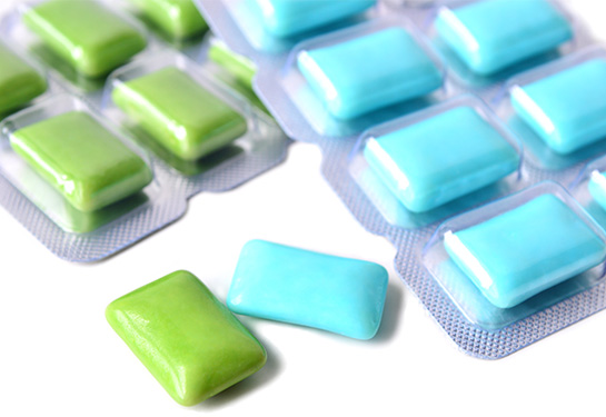 chewing gum in blue and green