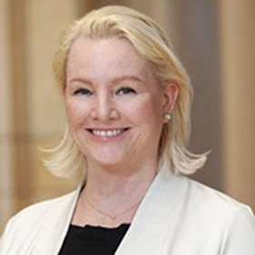 Elizabeth Morris Headshot