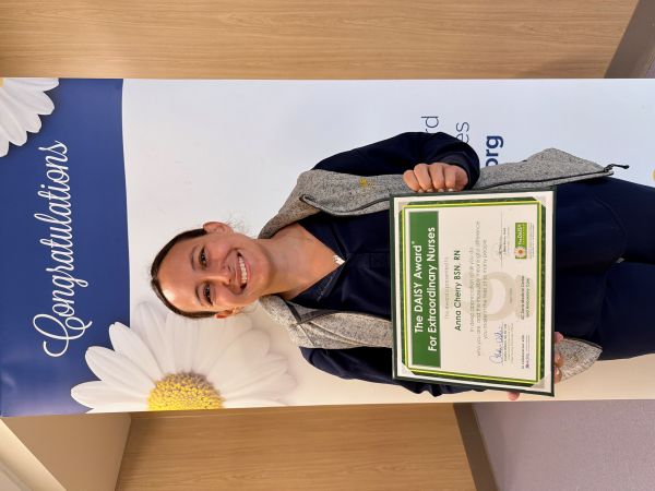 na Cherry, Davis 10 PICU/PCICU, received a DAISY Award