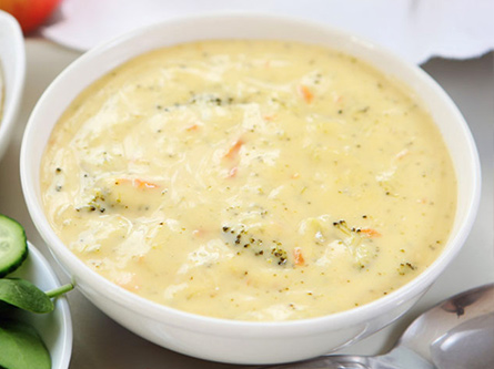 a bowl of broccoli soup