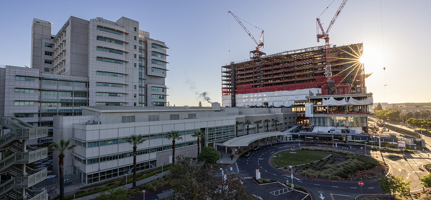 The California Tower with UC Davis Medical Center’s main entrance to the left.