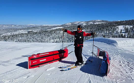 Cancer patient back on the slopes thanks to surgeon who understands love of skiing
