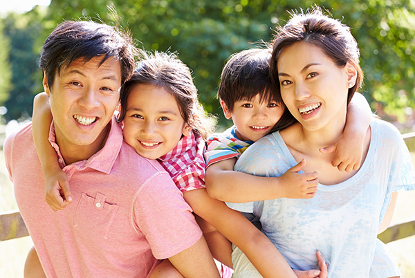 family parents with a 2 kids