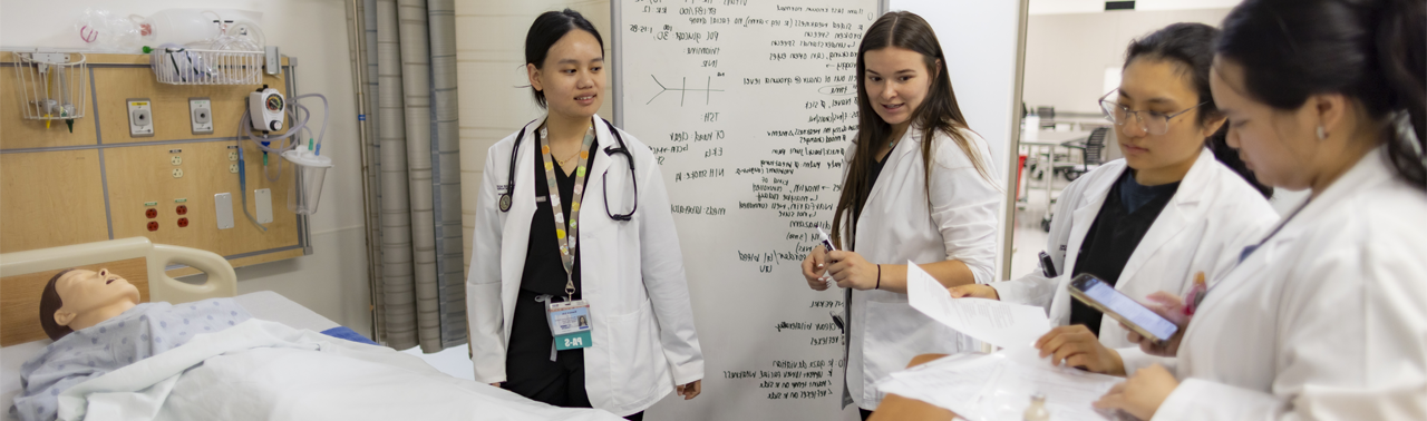 Health care professionals in the simualtion center. (C) UC Davis Regents. All rights reserved.